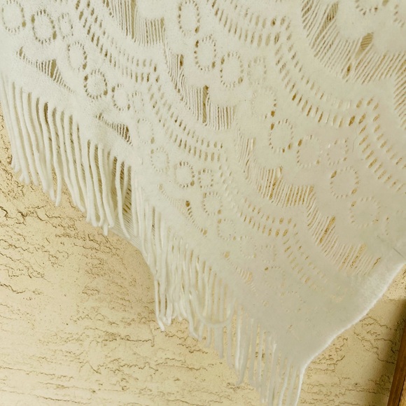 Handmade Poncho - Picture 4 of 6